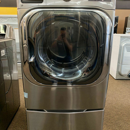 LG 9.0 cu. ft. Mega Capacity Gas Dryer w/ TrueSteam®